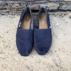 ‼️SOLD‼️ TOMS size 6